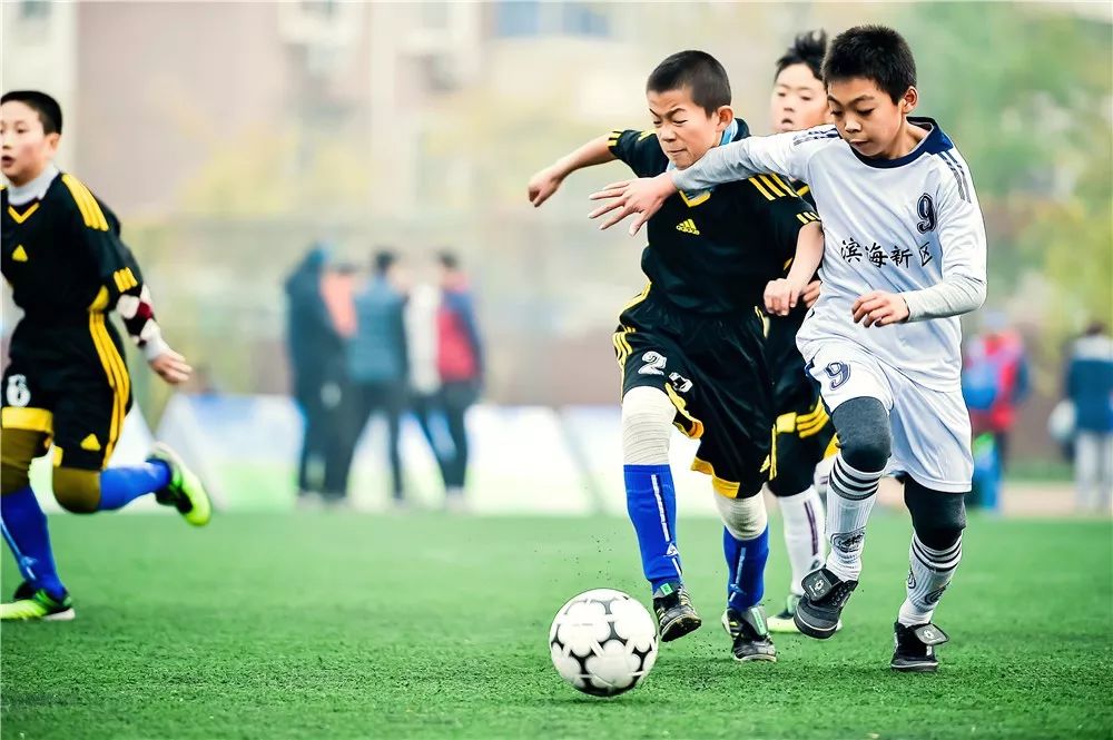 爱游戏官网app-包含足球赛场上将会演绎出一场场令人难忘的故事的词条