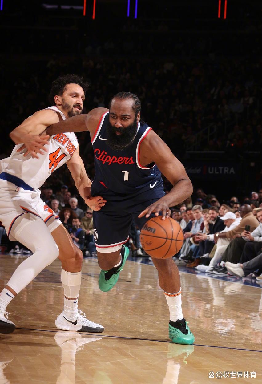 爱游戏课程-快船抢胜尼克斯，豪取胜利