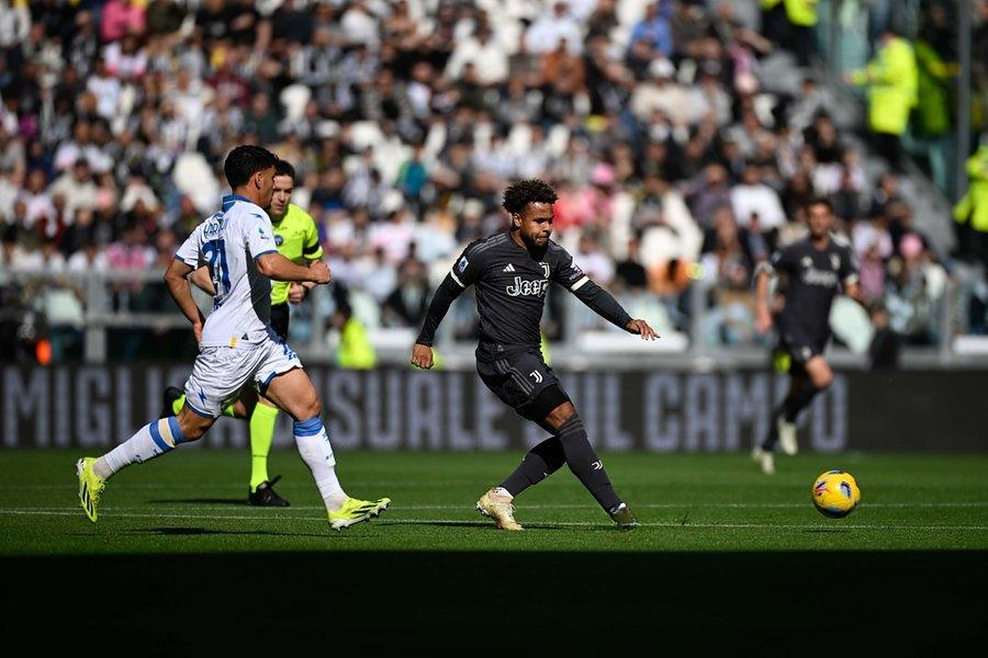 尤文图斯主场逆转,夺取胜利 尤文图斯主场逆转,夺取胜利