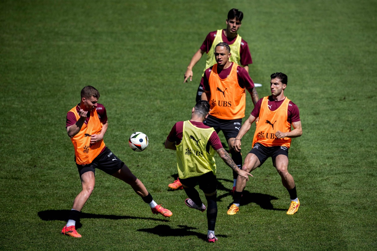 爱游戏网页版-包含欧洲预选赛对决犹如赛场盛宴的词条