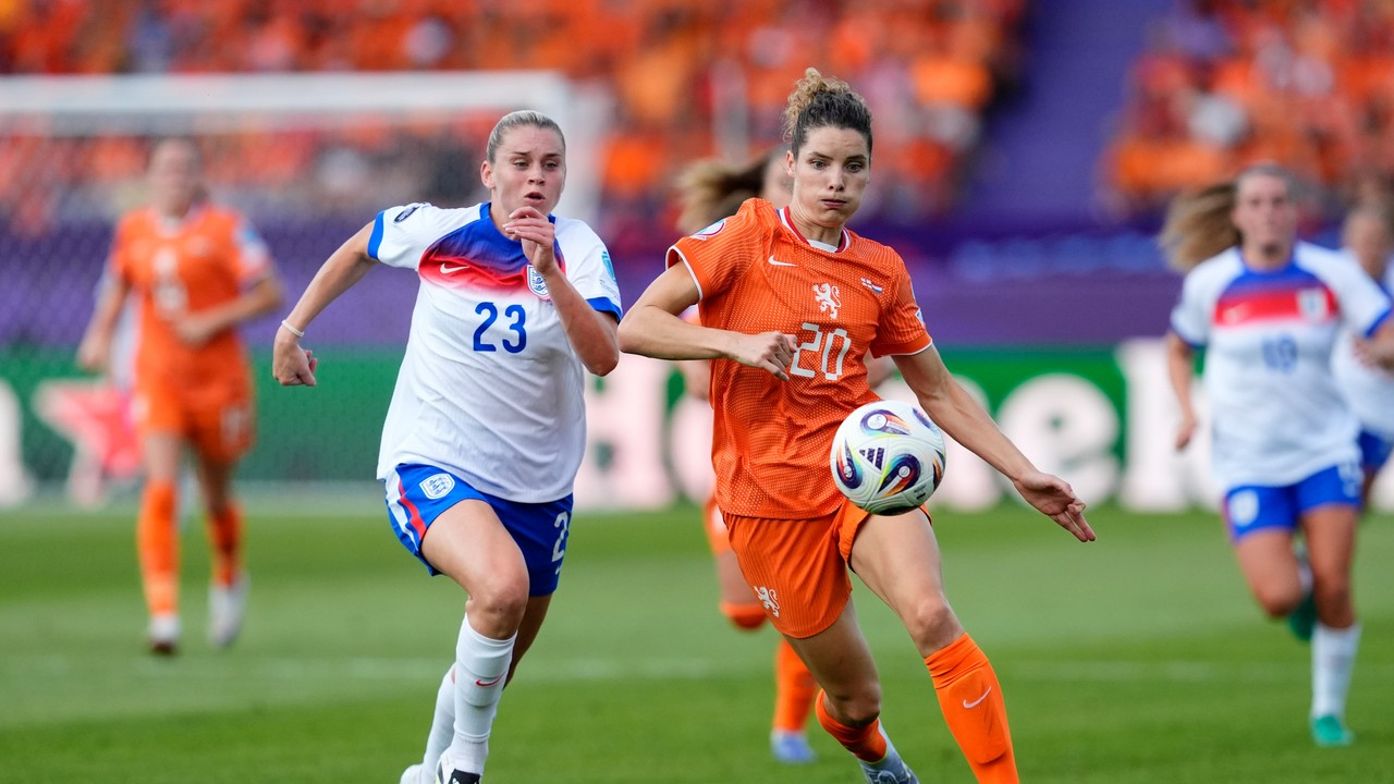 爱游戏平台-荷兰女足备战磨合完善，士气高涨