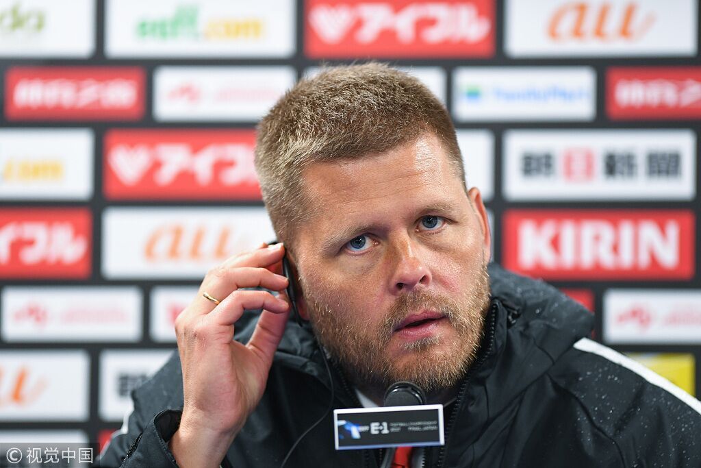 关于智利国家队中卫获得主帅肯定，展现出色防守表现的信息