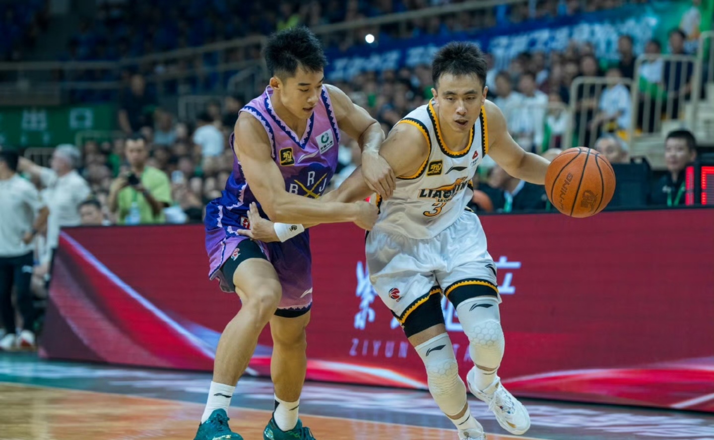 辽宁队表现坚定，最终赢得比赛大局